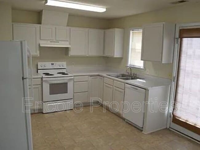 Building Photo - 1961 Talamore Ct