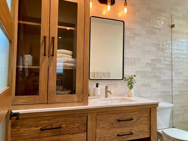 Building Photo - 5265 Loleta Ave