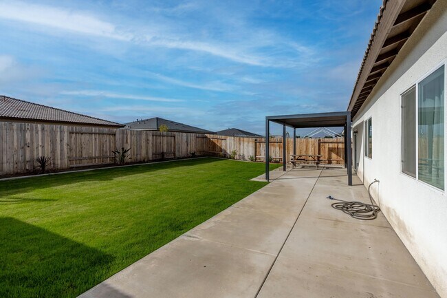 Building Photo - 911 Hartlepool Ave