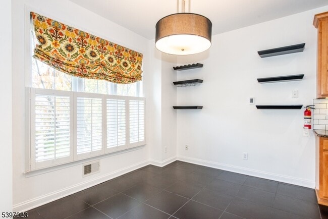 Building Photo - 43 S Shore Dr