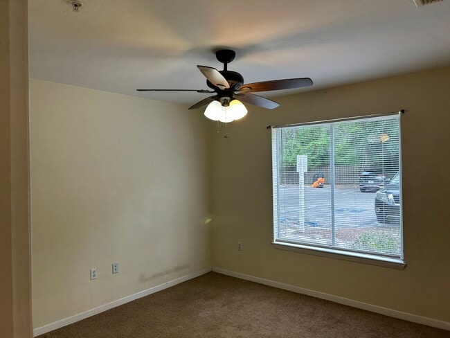 Building Photo - 3800 SW 20th Ave