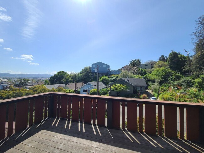 Building Photo - West Richmond/Castro