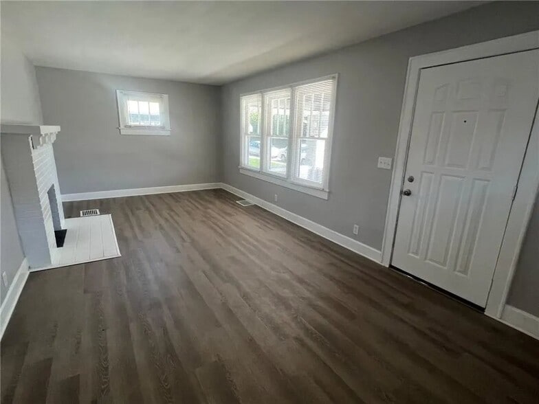 Building Photo - 2430 Indianapolis Ave