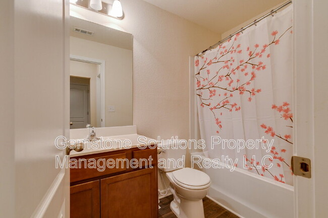 Building Photo - 2508 Queen Bee Dr