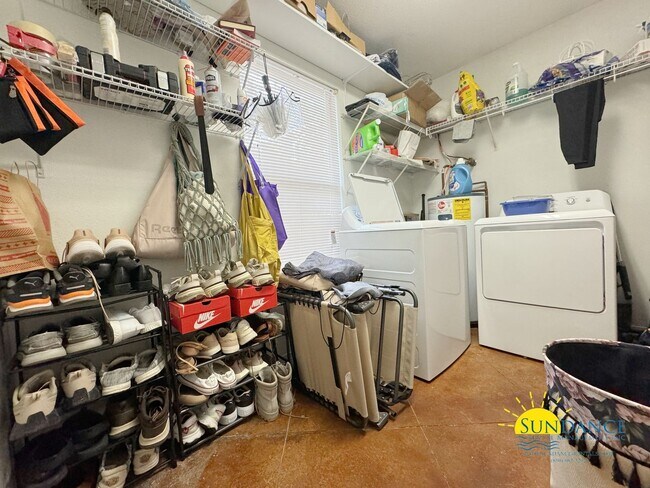 Building Photo - Downtown FWB Gem: Must-See Single Family H...