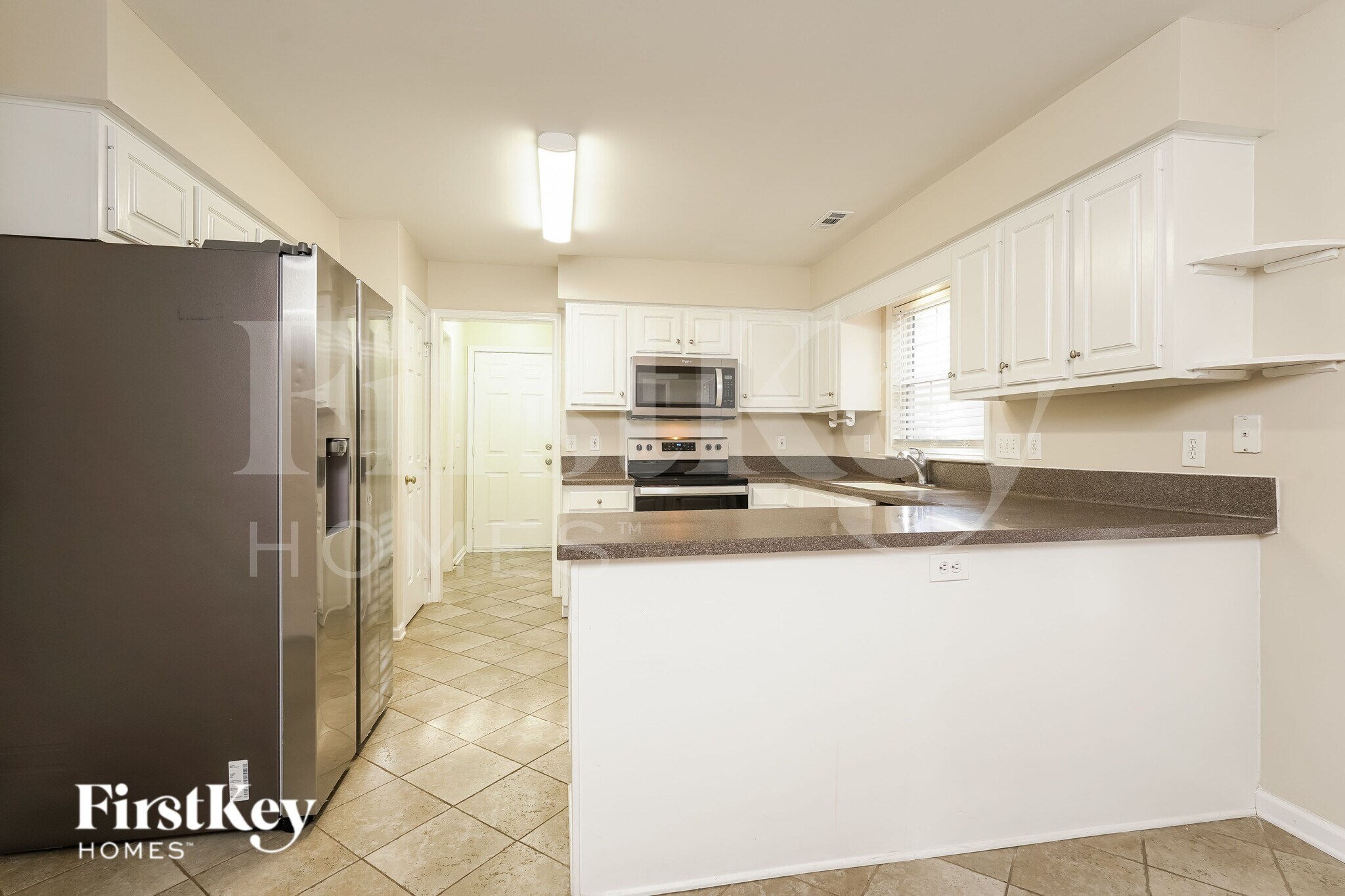 Building Photo - 3121 Southhampton Dr