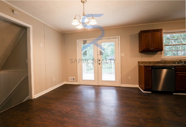 Building Photo - Move in before October 15th and get $100 O...