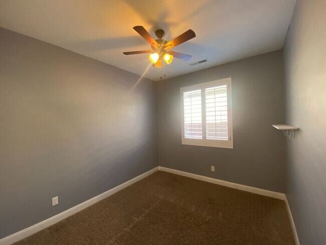 Building Photo - 455 N 2260 W