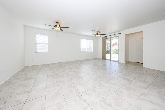 Building Photo - 4466 S Sunrise Bluff Way