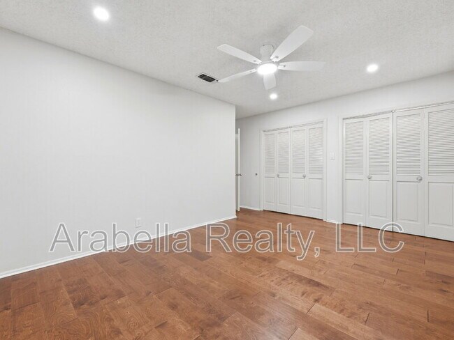 Building Photo - 8607 Norwich Dr
