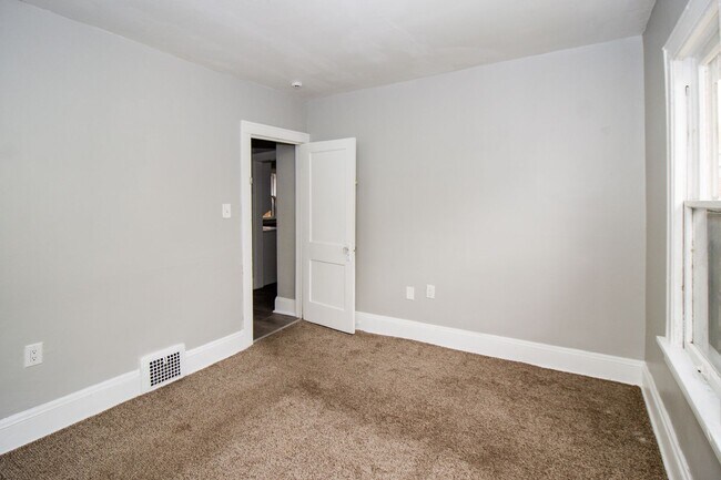 Building Photo - 14112 Edgewood Ave