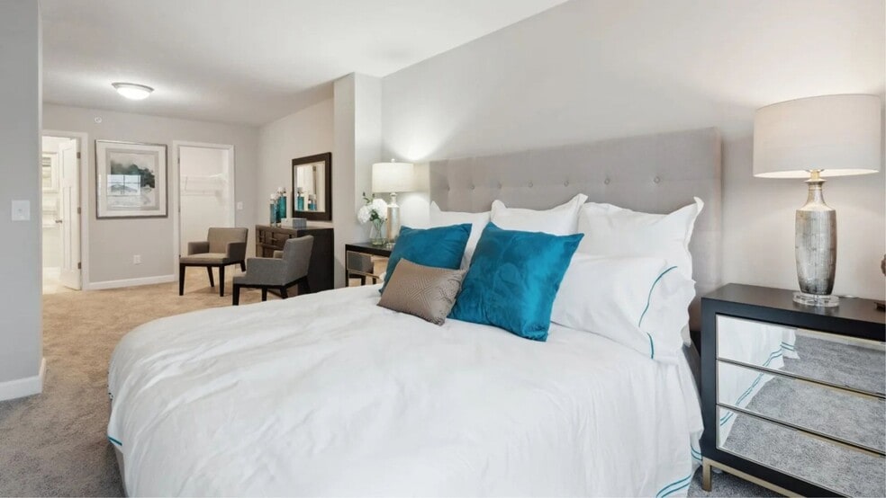 Building Photo - 5235 Long Pointe Pass