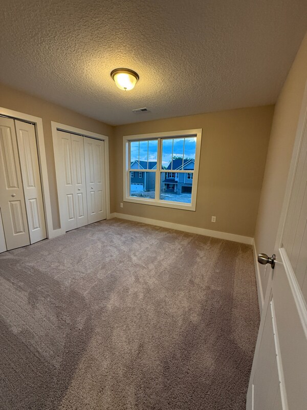 Building Photo - 2727 Farmhouse Dr