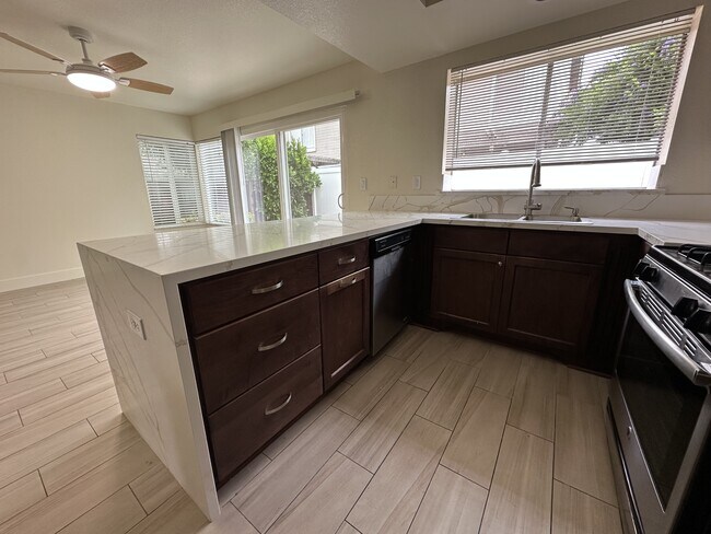 Building Photo - 15819 Antelope Dr