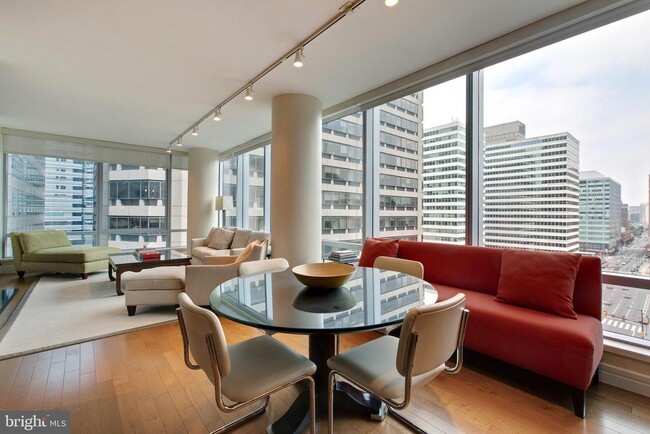 Building Photo - 1414 S Penn Square