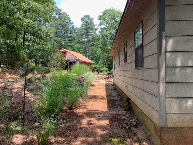 Building Photo - 31041 Dove Ln