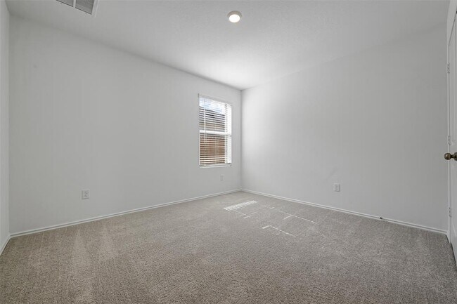 Building Photo - 2244 Devine Lake Bnd