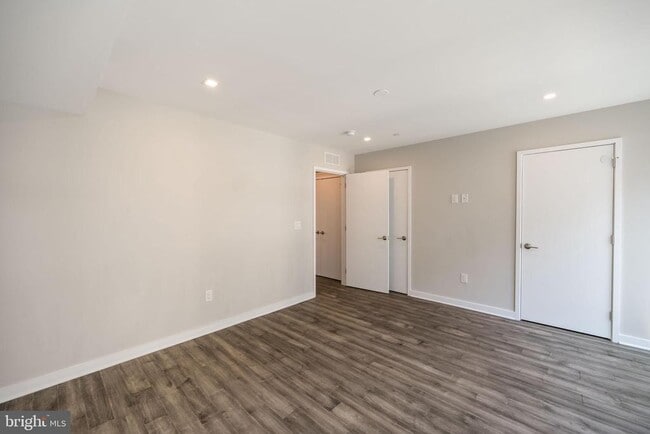 Building Photo - 1442 Hope St