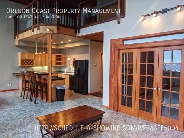 Building Photo - 3360 NW Oceanview Dr