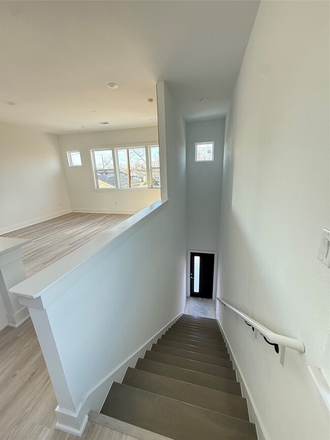 Building Photo - 7948 Betty Boop St