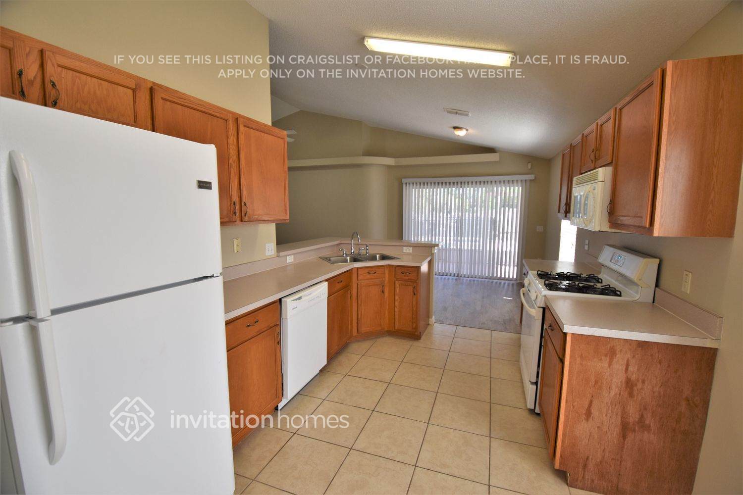 Building Photo - 226 Manoel Ln