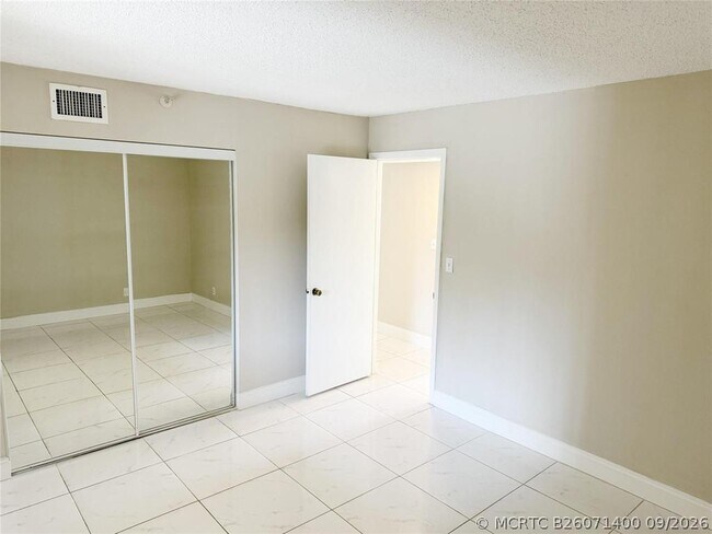 Building Photo - 2788 Tennis Club Dr
