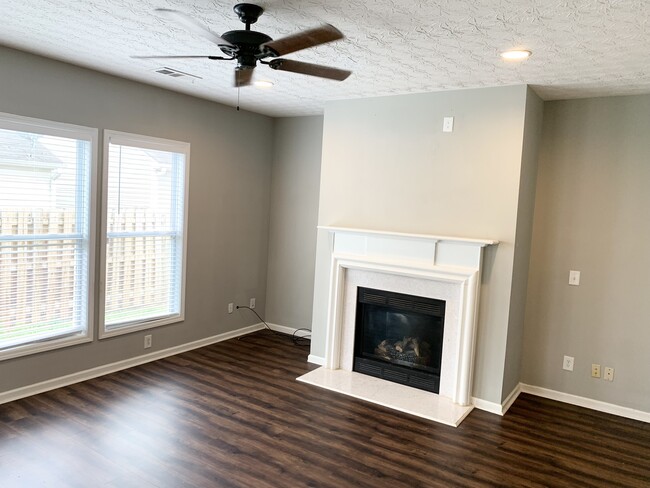 Building Photo - 406 Pepperbush Bend