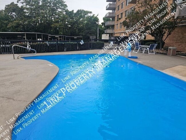 Building Photo - 1131 Stringers Ridge Rd