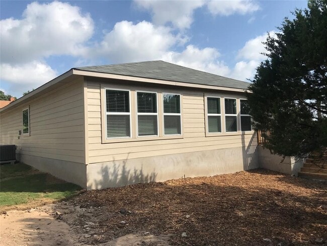 Building Photo - 21310 Mt View Dr