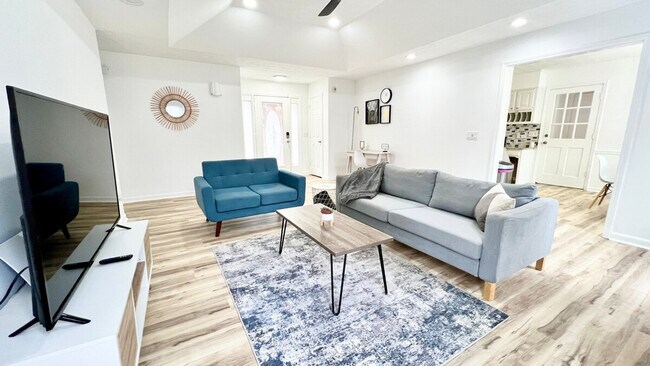 Building Photo - 1875 Terrace Lake Dr