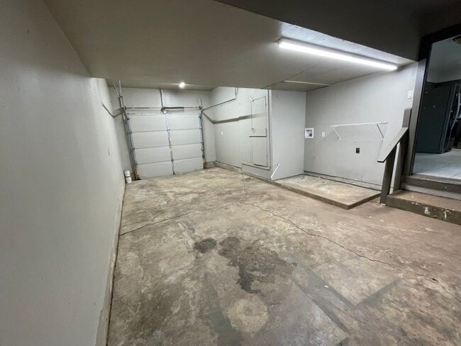 Building Photo - 3829 NW Ferris Ave