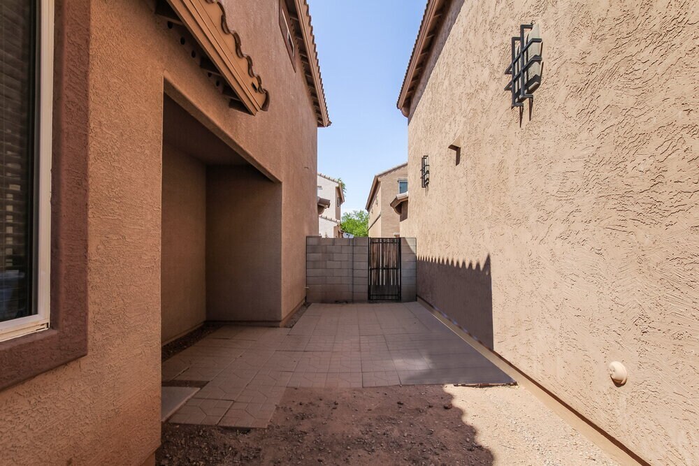Building Photo - 5412 W Albeniz Pl