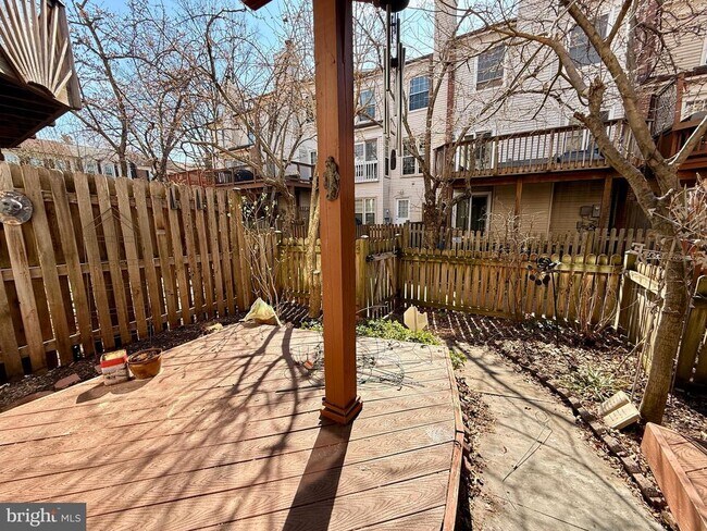 Building Photo - 6166 Wellington Commons Dr