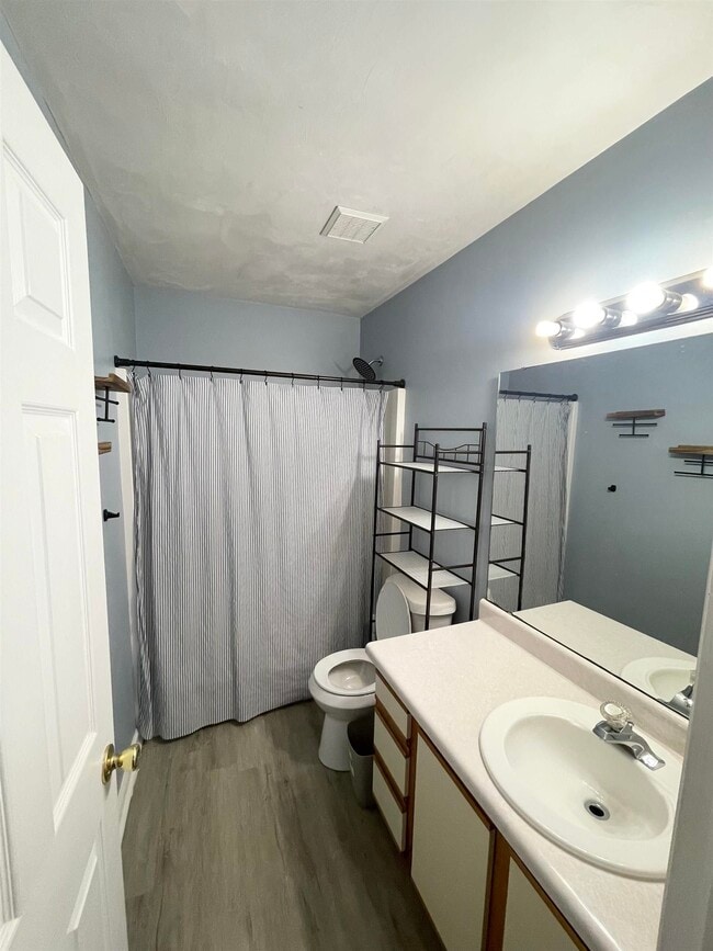 Building Photo - 4112 Mission Trace Blvd