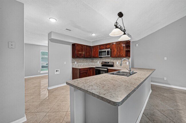 Building Photo - 19610 San Gabriel Dr
