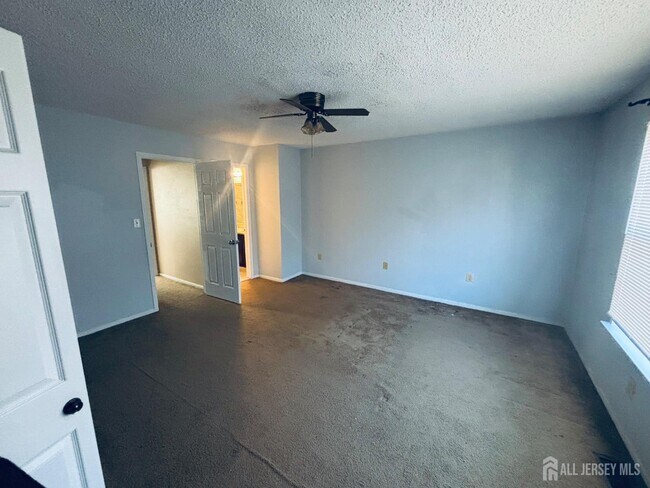 Building Photo - 34 Colleen Ct