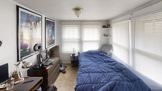 Building Photo - 500 Catherine St