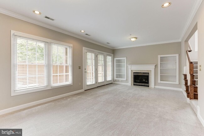 Building Photo - 286 Murtha St