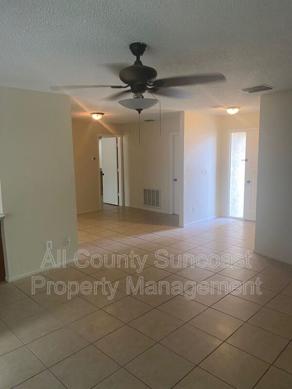 Building Photo - 2636 Orangewood Ct