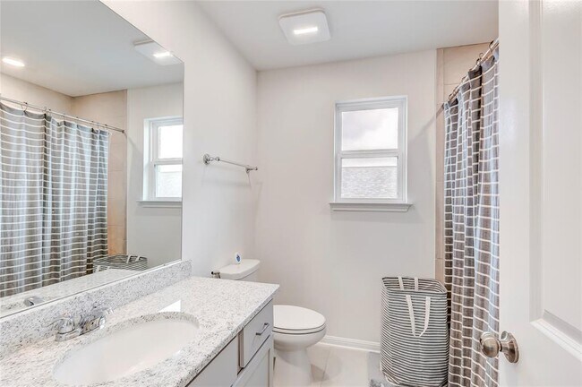 Building Photo - 713 Leeward Pass