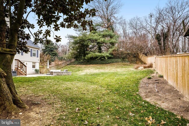 Building Photo - 1504 Wake Forest Dr