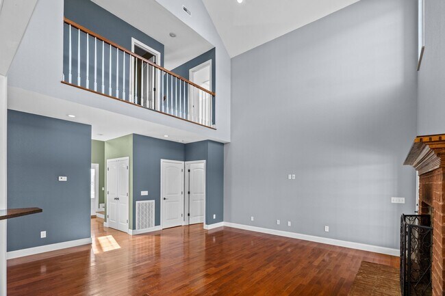 Building Photo - Greenback 37742 - 4 bedroom, 4.5 bath home...
