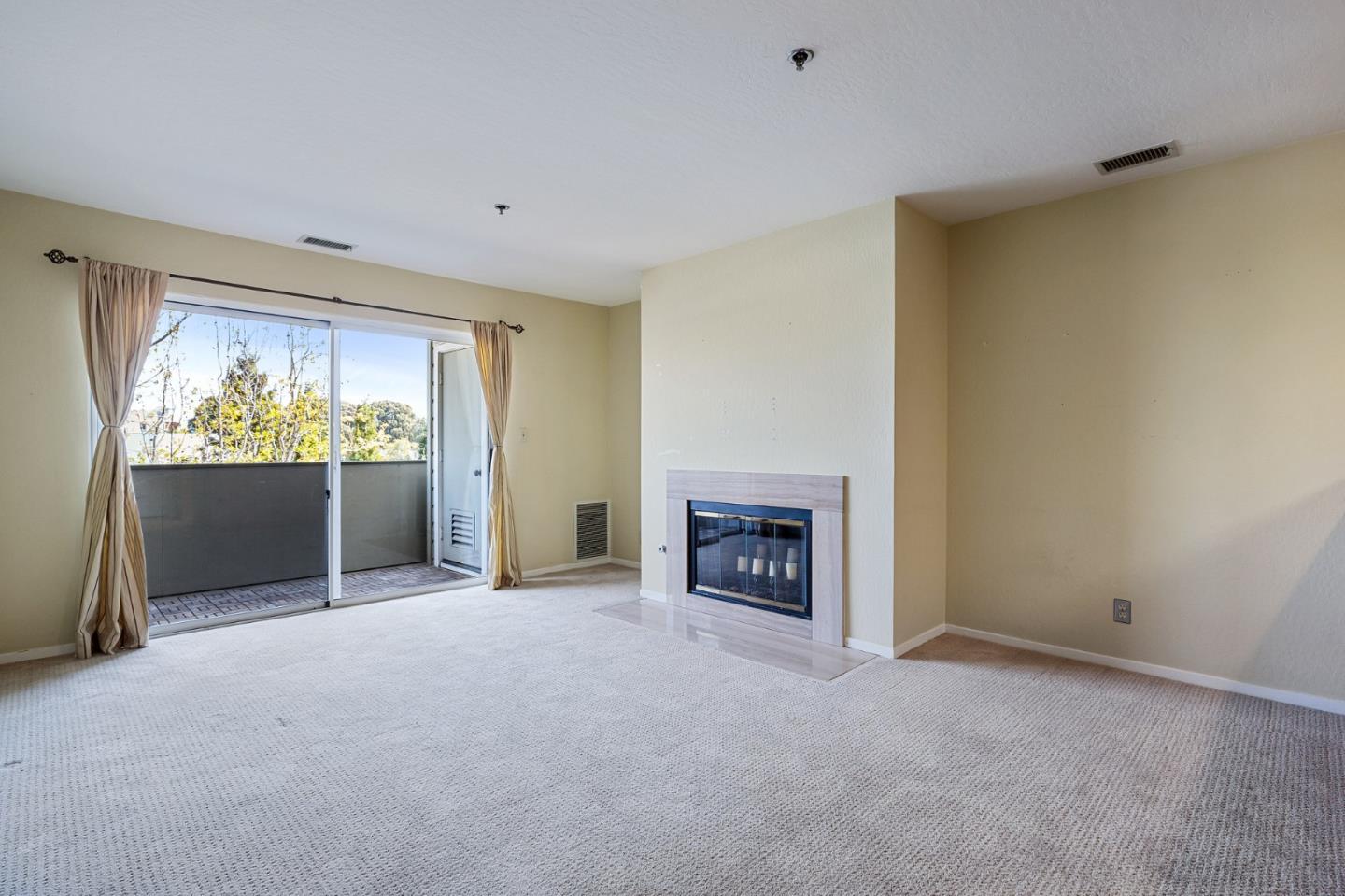 fireplace - 300 Murchison Dr