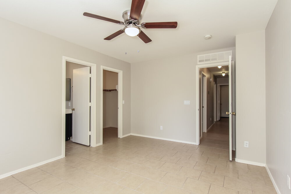 Building Photo - 12433 W Larkspur Rd