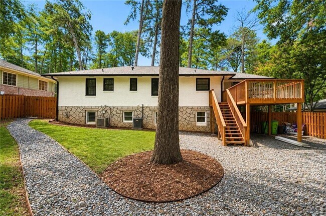 Building Photo - 3250 Wynn Dr