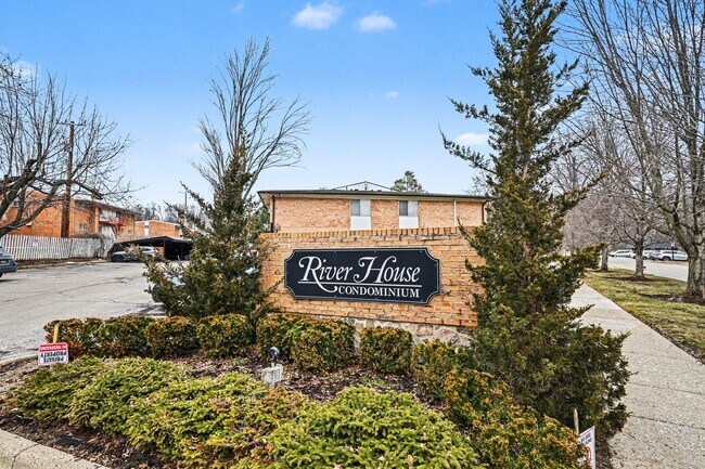 Building Photo - 1245 Island Dr