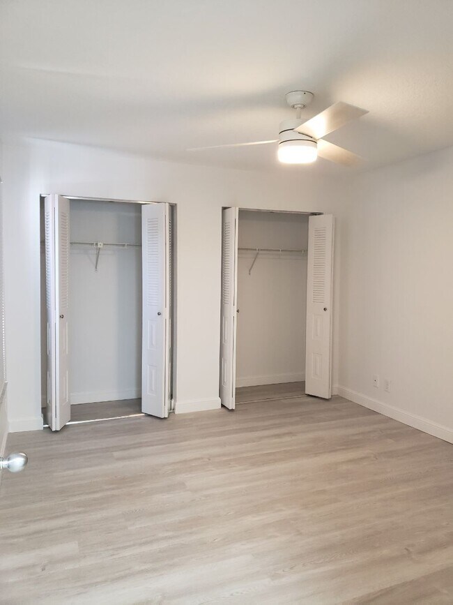 Guest suite, New luxury vinyl plank upstairs - 7594 Courtyard Run W