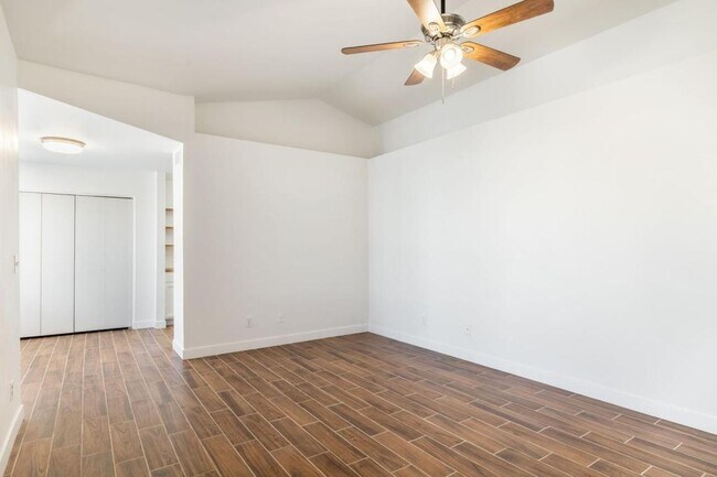 Building Photo - 8520 W Palm Ln