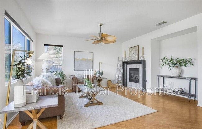 Building Photo - 33422 Scarborough Ln