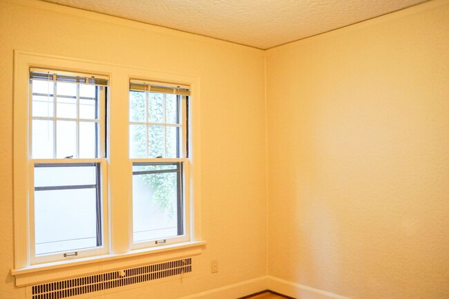 Building Photo - Stunning 1930s Townhouse in Spanish-style ...